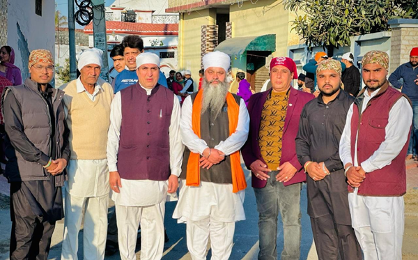 G. Satguru Ravidas Maharaj Purhiran conducted a religious ceremony.